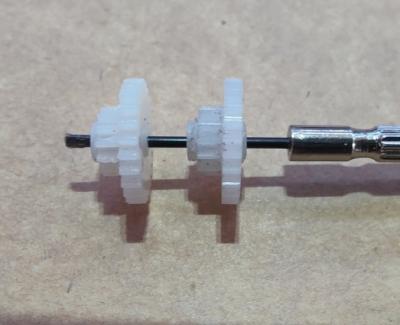 Originalt t.v., hjemmelavet t.h.